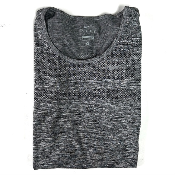 Nike short sleeve top - Picture 6 of 8